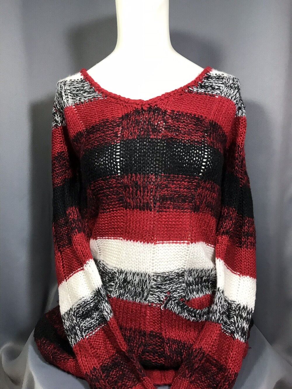 Rue 21 Women's Size L Sweater Red Black White Long Fitted Knitted V Neck Soft